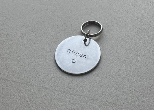 Médaille personnalisée FEROCE ronde en inox motif petit coeur